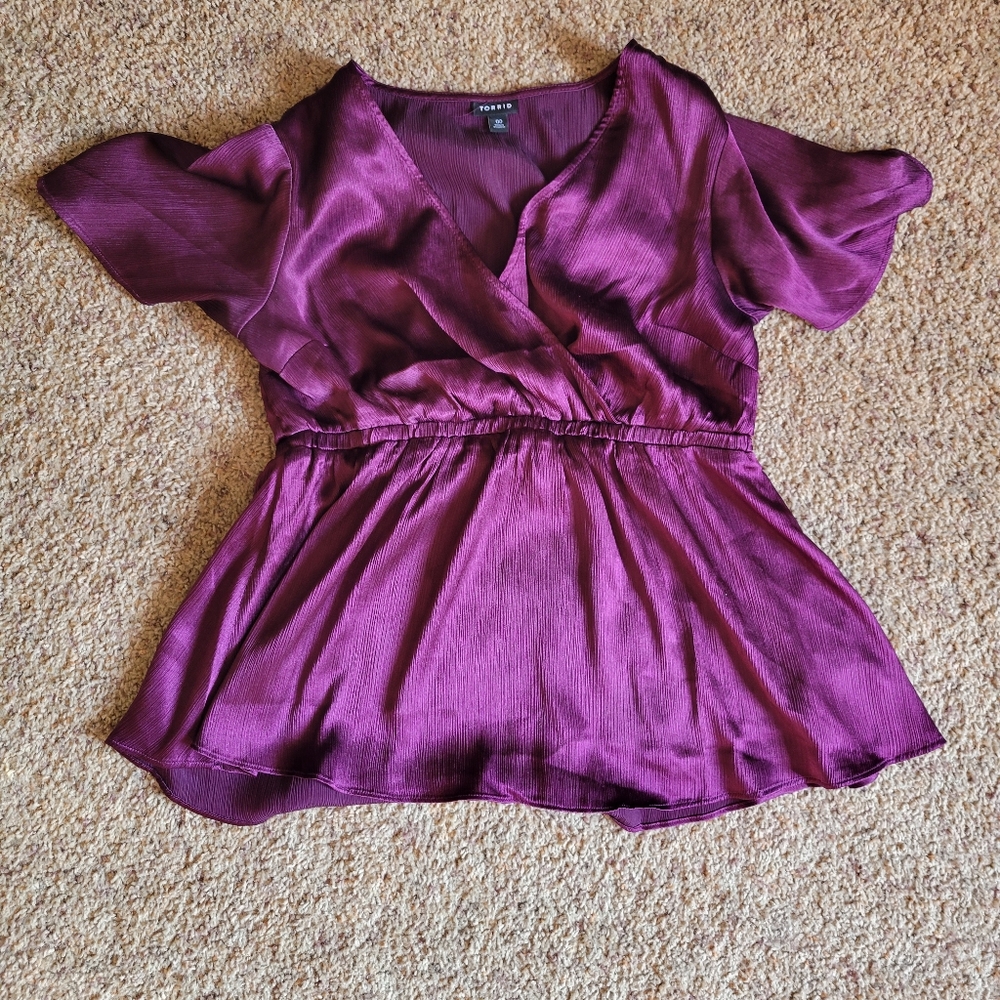 Cute purple Torrid Top 💜
